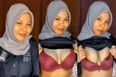 Maya Alissa Hijab BH Merah Godain Pascol
