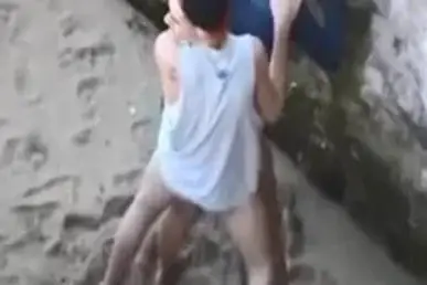 Ngintip Di Tebing Pantai Bali